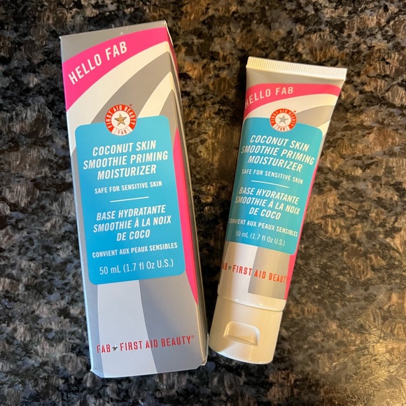First Aid Beauty Other - First Aid Beauty Coconut Skin Smoothie Priming Moisturizer